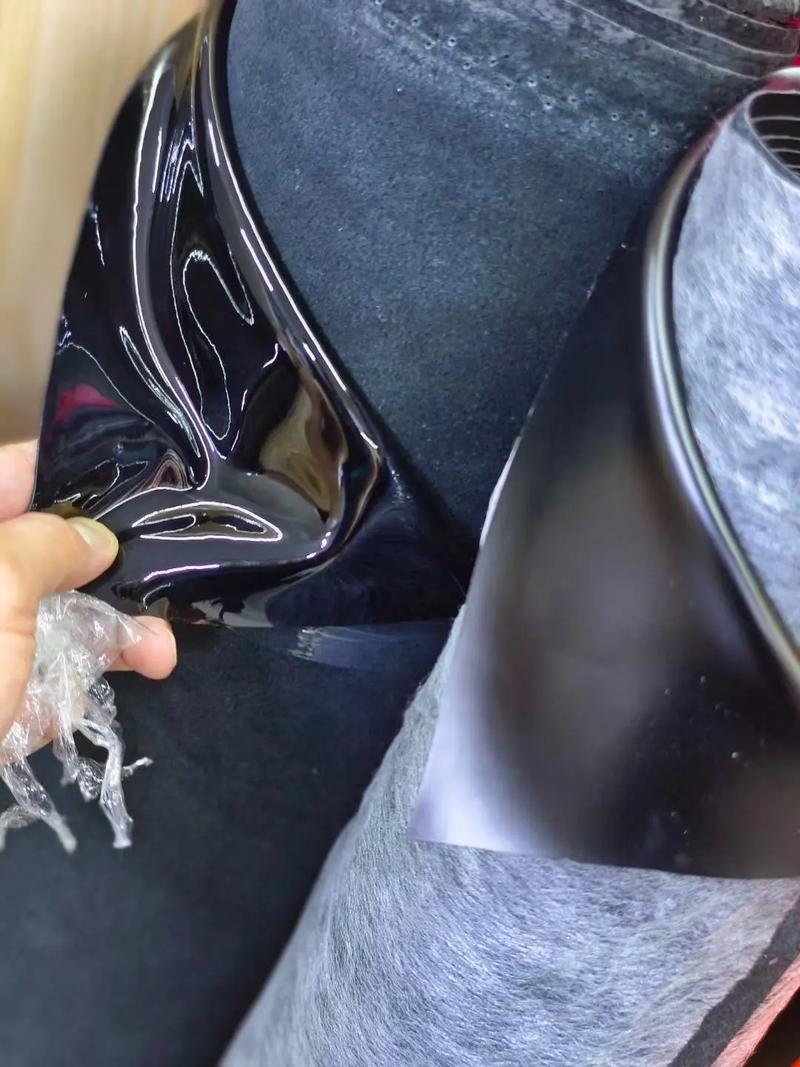 现货生态皮,成卷的真皮 #皮革厂家 #人造革工厂直销 #工 - 抖音